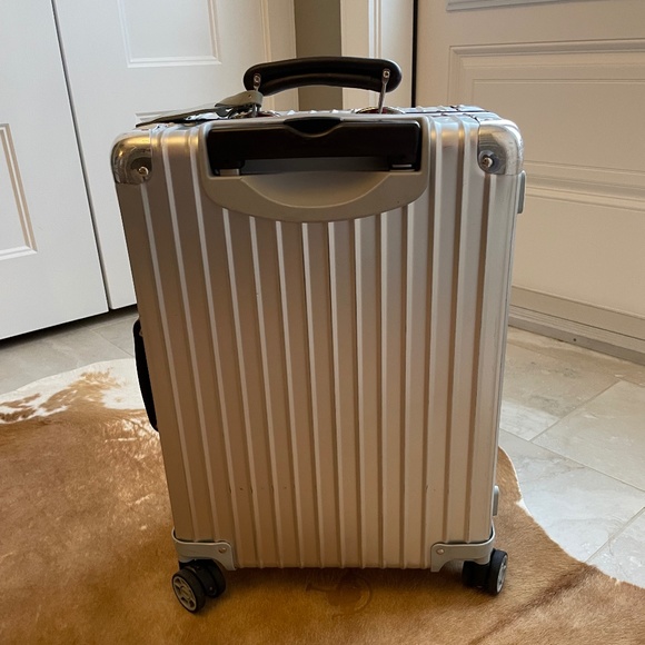 Rimowa "Classic" Aluminium Carry On - Picture 3 of 8